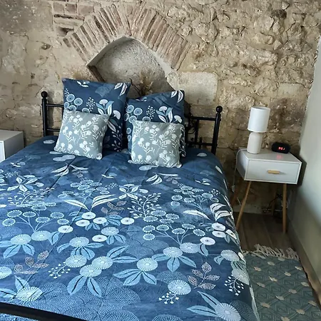 Le Ptit Saint-front Apartment